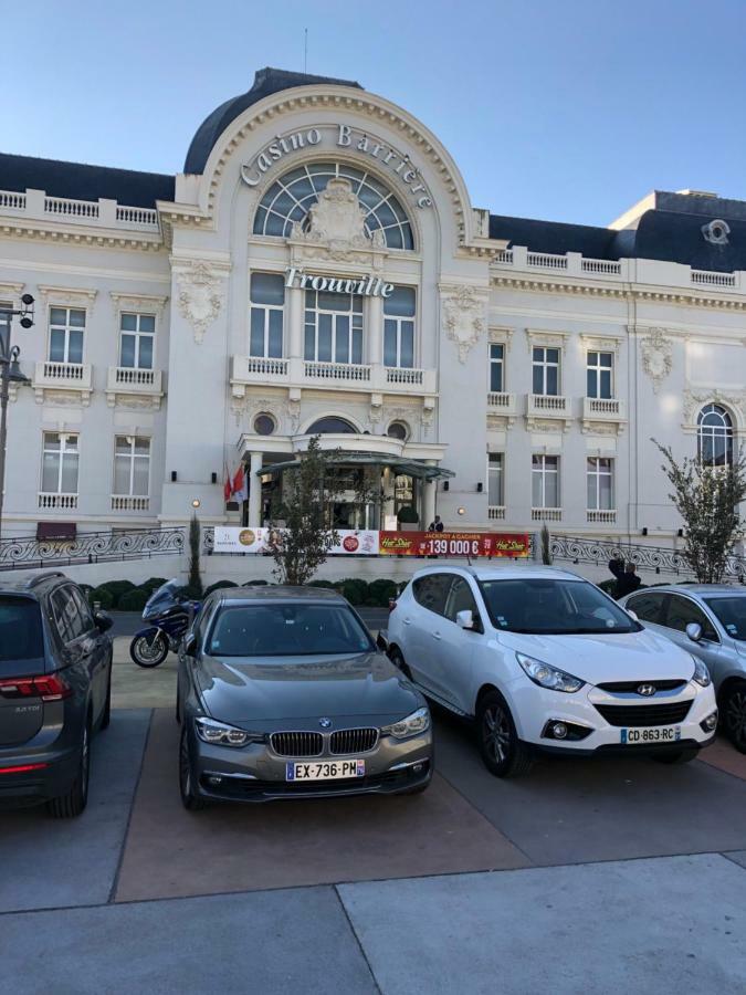 L'étoile de Trouville Esterno foto