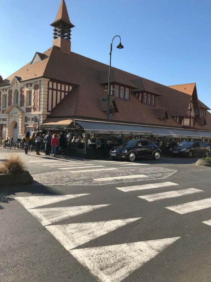 L'étoile de Trouville Esterno foto