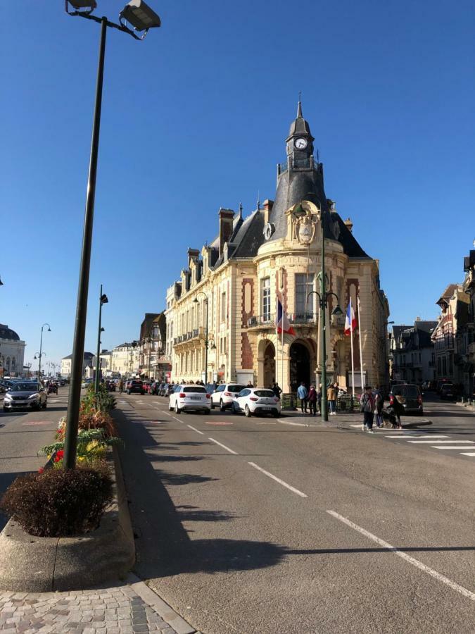L'étoile de Trouville Esterno foto